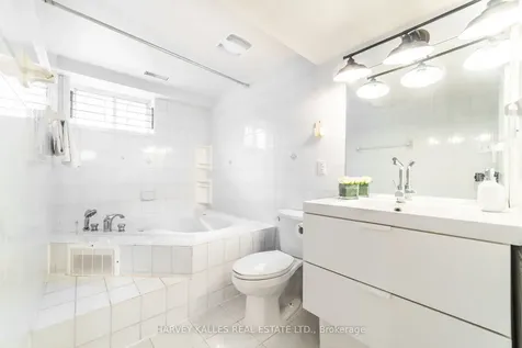 139 Kingsdale Avenue Toronto ON M2N 3W8