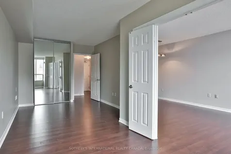 284 Bloor Street W Toronto ON M5S 3B8