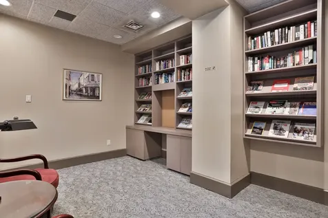 284 Bloor Street W Toronto ON M5S 3B8