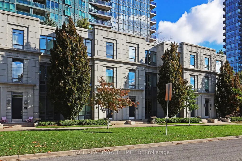 25 Greenview Avenue Toronto ON M2M 0A5