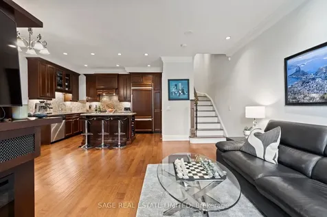 25 Greenview Avenue Toronto ON M2M 0A5