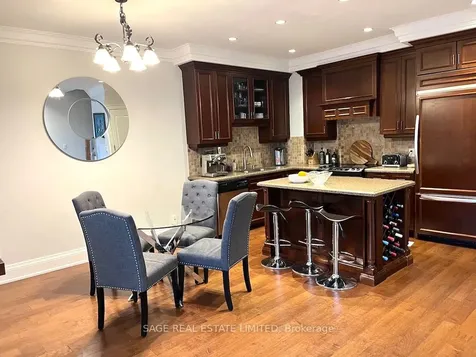 25 Greenview Avenue Toronto ON M2M 0A5
