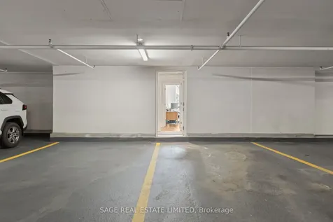 25 Greenview Avenue Toronto ON M2M 0A5