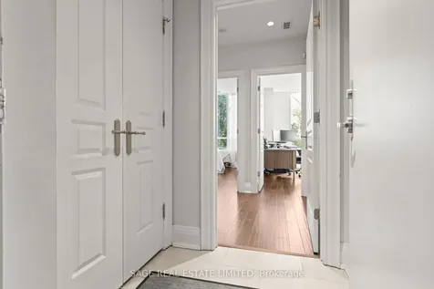 25 Greenview Avenue Toronto ON M2M 0A5