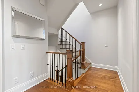 25 Greenview Avenue Toronto ON M2M 0A5