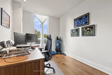 25 Greenview Avenue Toronto ON M2M 0A5
