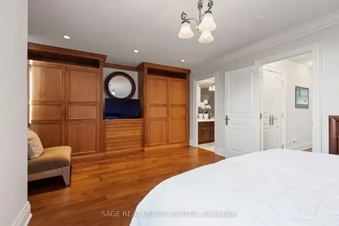 25 Greenview Avenue Toronto ON M2M 0A5