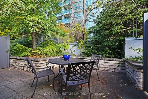 25 Greenview Avenue Toronto ON M2M 0A5