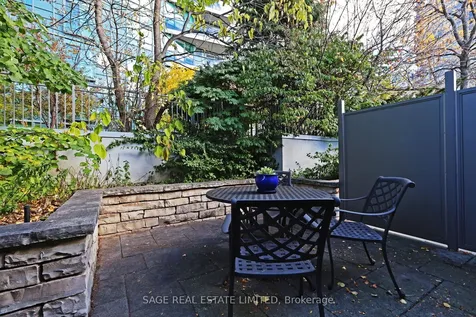 25 Greenview Avenue Toronto ON M2M 0A5