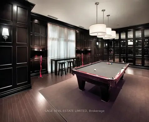 25 Greenview Avenue Toronto ON M2M 0A5