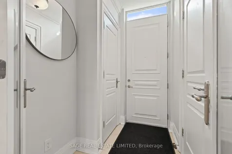 25 Greenview Avenue Toronto ON M2M 0A5