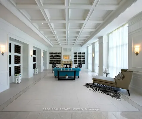 25 Greenview Avenue Toronto ON M2M 0A5