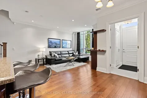 25 Greenview Avenue Toronto ON M2M 0A5