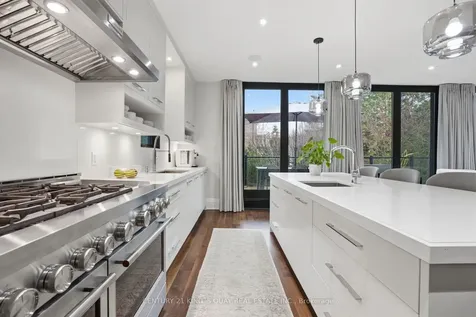 33 Nesbitt Drive Toronto ON M4W 2G2