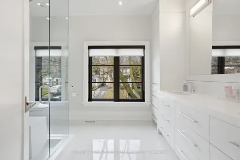 33 Nesbitt Drive Toronto ON M4W 2G2