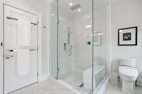 33 Nesbitt Drive Toronto ON M4W 2G2