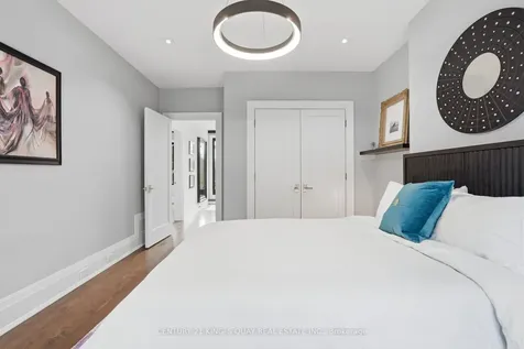 33 Nesbitt Drive Toronto ON M4W 2G2