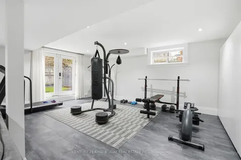 33 Nesbitt Drive Toronto ON M4W 2G2