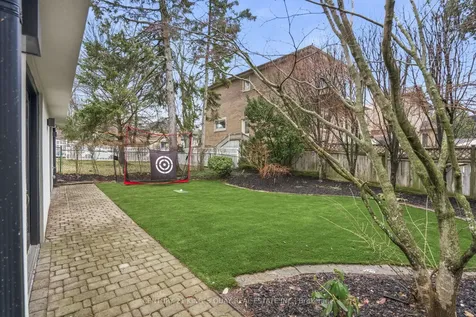 33 Nesbitt Drive Toronto ON M4W 2G2