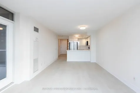 5 Northtown Way Toronto ON M2N 7A1