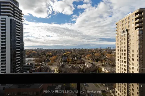 5 Northtown Way Toronto ON M2N 7A1