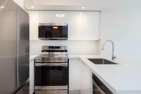 5 Northtown Way Toronto ON M2N 7A1