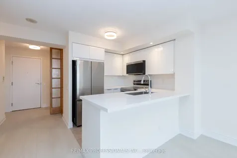 5 Northtown Way Toronto ON M2N 7A1