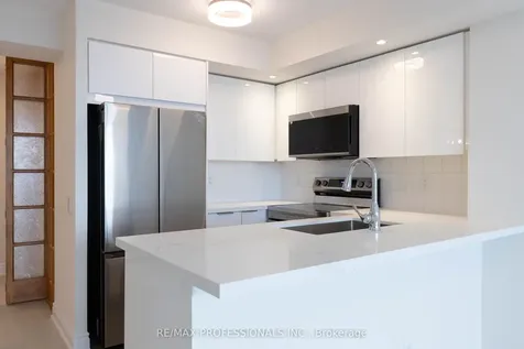 5 Northtown Way Toronto ON M2N 7A1