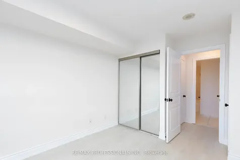 5 Northtown Way Toronto ON M2N 7A1