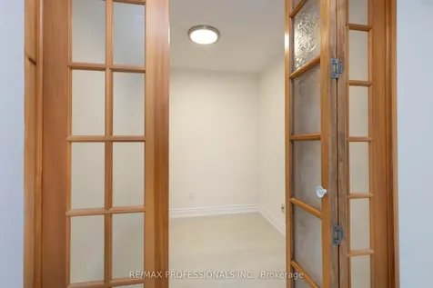 5 Northtown Way Toronto ON M2N 7A1