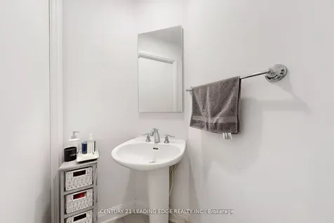 3 Mcalpine Street Toronto ON M5R 3T5