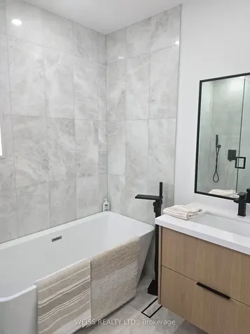 199 Glengarry Avenue Toronto ON M5M 1E1