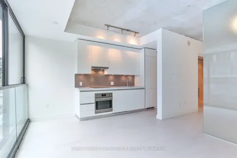 629 King Street W Toronto ON M5V 0G9