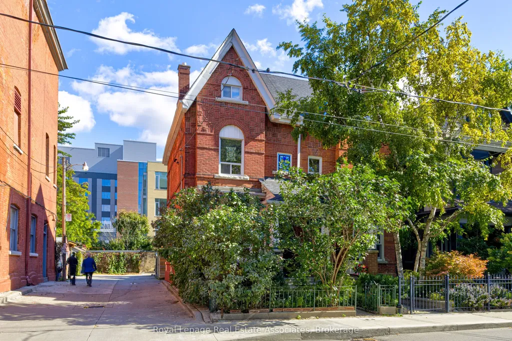 101 Dovercourt Road Toronto ON M6J 3C2