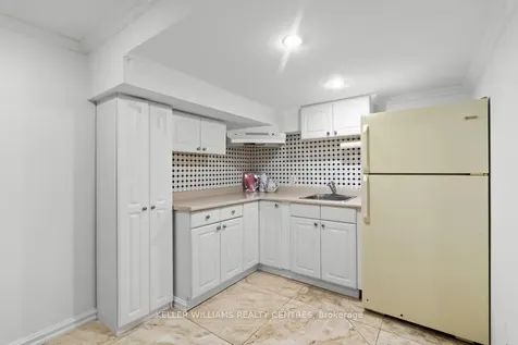 50 Skyview Crescent Toronto ON M2J 1B8