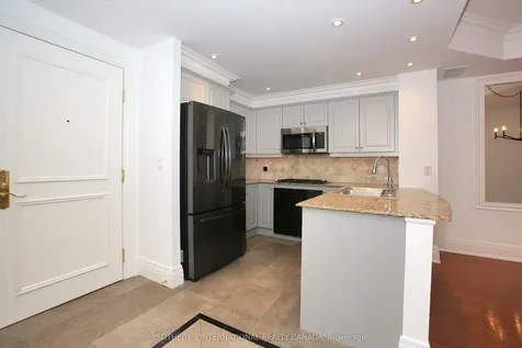 33 Delisle Avenue Toronto ON M4V 3C7