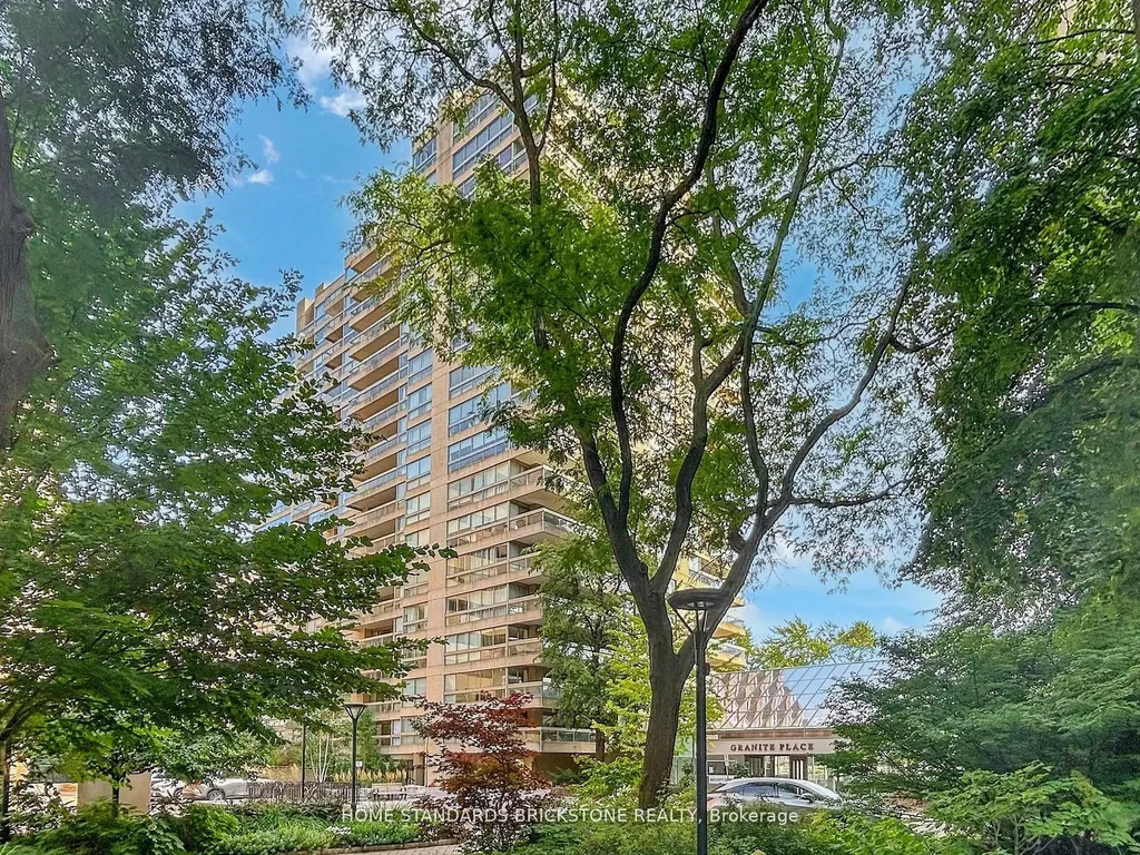 61 St Clair Avenue W Toronto ON M4V 2Y8
