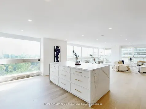 61 St Clair Avenue W Toronto ON M4V 2Y8