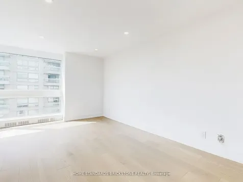 61 St Clair Avenue W Toronto ON M4V 2Y8
