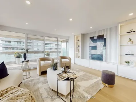 61 St Clair Avenue W Toronto ON M4V 2Y8