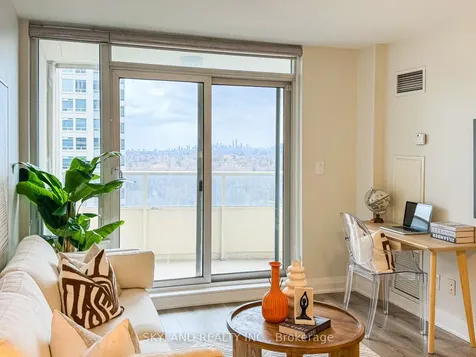 8 Rean Drive Toronto ON M2K 3B9