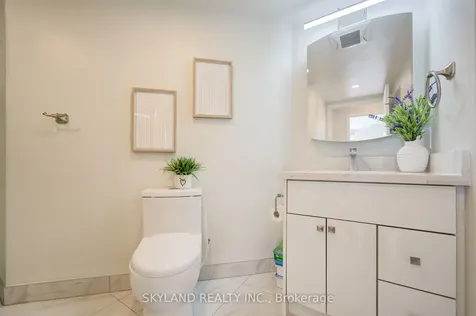 8 Rean Drive Toronto ON M2K 3B9