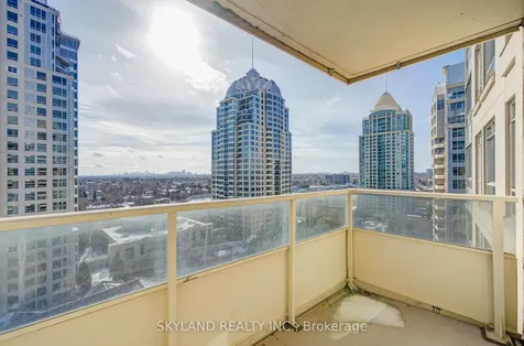 8 Rean Drive Toronto ON M2K 3B9