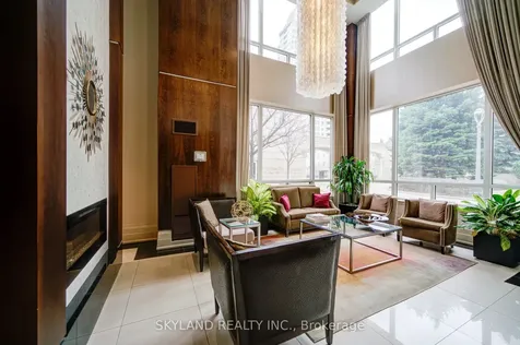 8 Rean Drive Toronto ON M2K 3B9