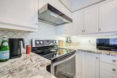 8 Rean Drive Toronto ON M2K 3B9