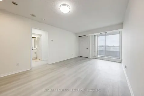 18 Hillcrest Avenue Toronto ON M2N 6T5