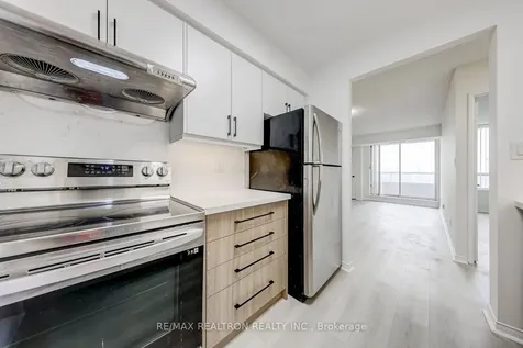 18 Hillcrest Avenue Toronto ON M2N 6T5