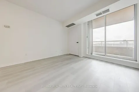 18 Hillcrest Avenue Toronto ON M2N 6T5