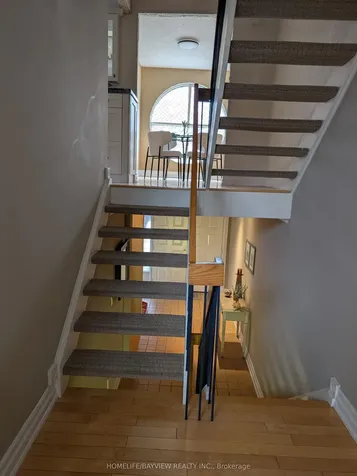 18 Oaken Gate Way Toronto ON M2P 2A1