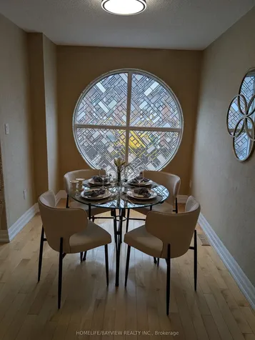18 Oaken Gate Way Toronto ON M2P 2A1
